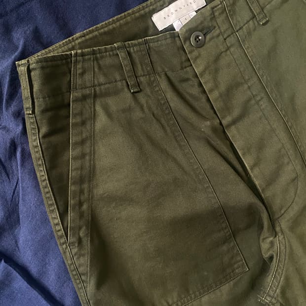 브라운야드 퍼티그팬츠 카키