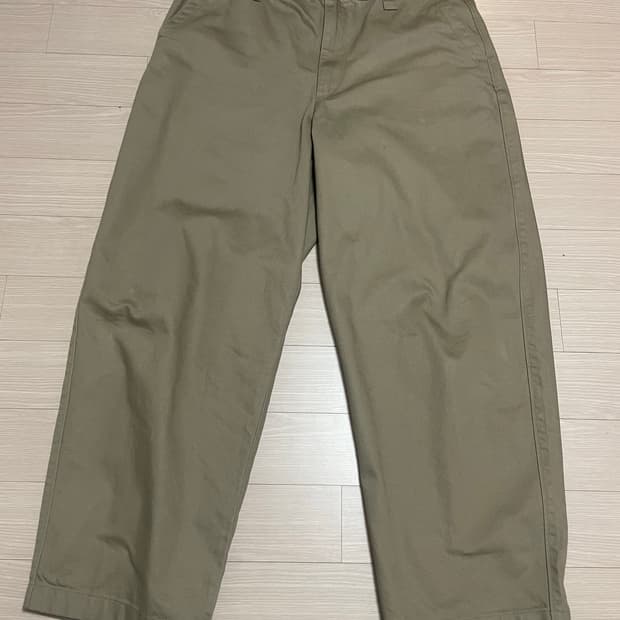 유니클로 (와이드핏 치노팬츠)