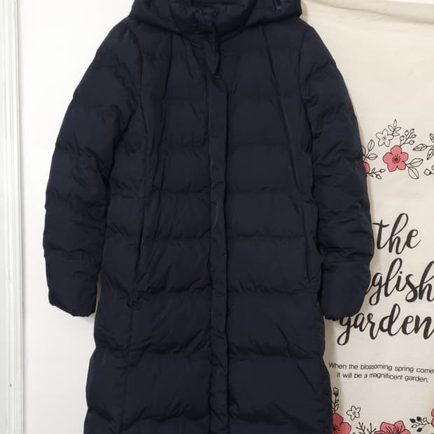 유니클로 심리스 다운 패딩 코트