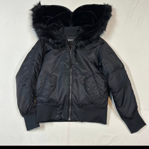 DKNY 퍼 패딩 블랙