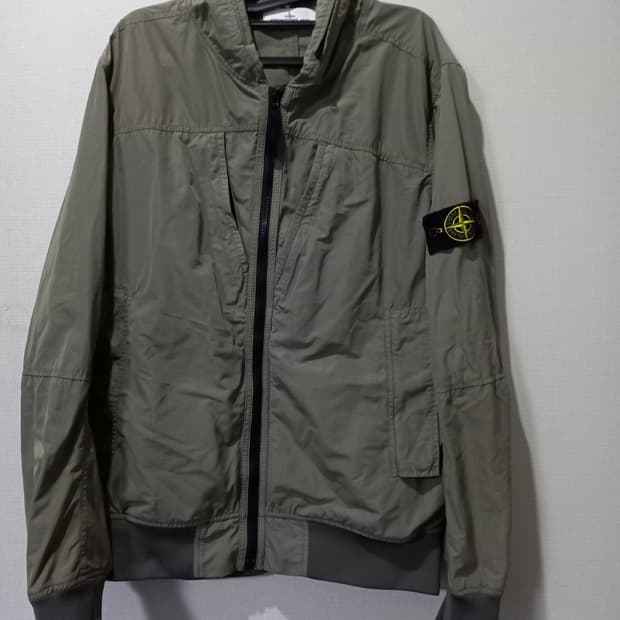 정품 스톤아일랜드 마이크로랩스 점퍼 자켓 100/L