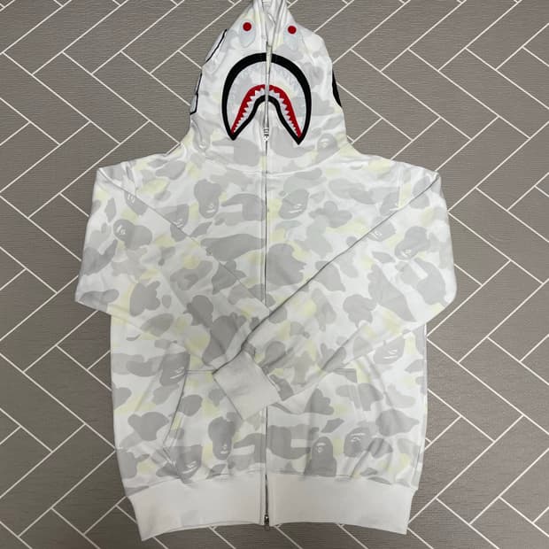 베이프 샤크후드 화이트