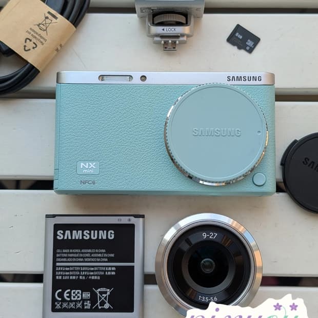 삼성 NX 미니 NX-M 9-27mm 렌즈 포함 팝니다