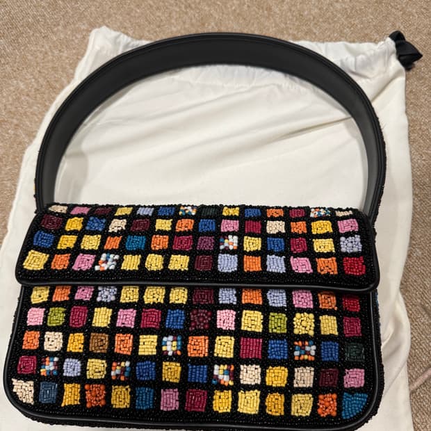 스타우드 비즈백