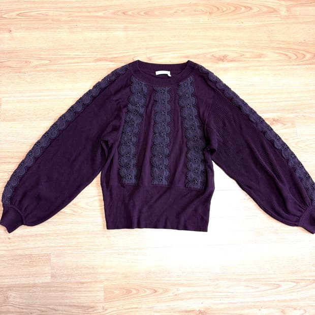 가격내림) 끌로에 레이스 패치 버건디 니트 S