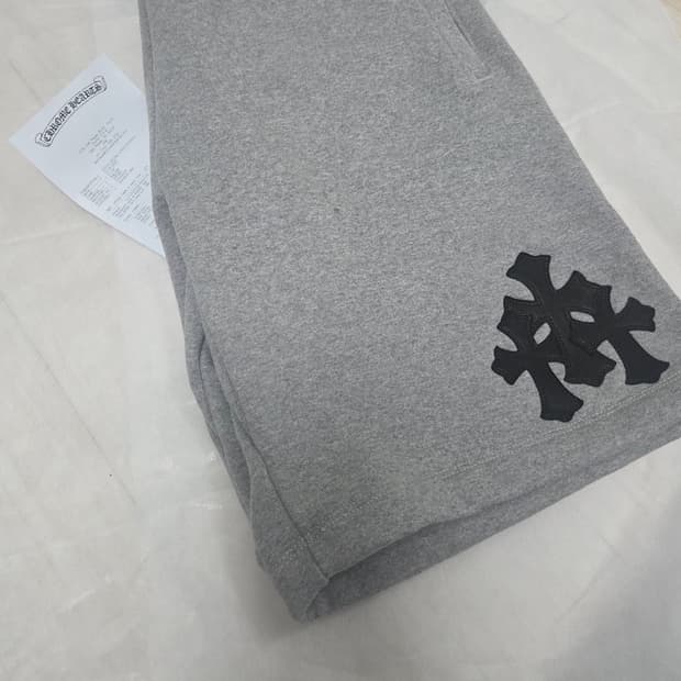 크롬하츠 페이퍼잼 레더패치 반바지 새상품급 팝니다