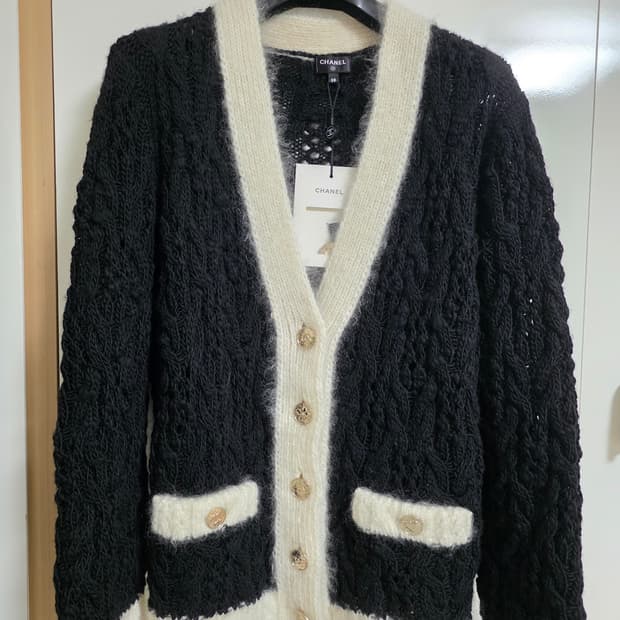 샤넬 공방시즌 신상 가디건 38사이즈 (새상품) 매장가 560만