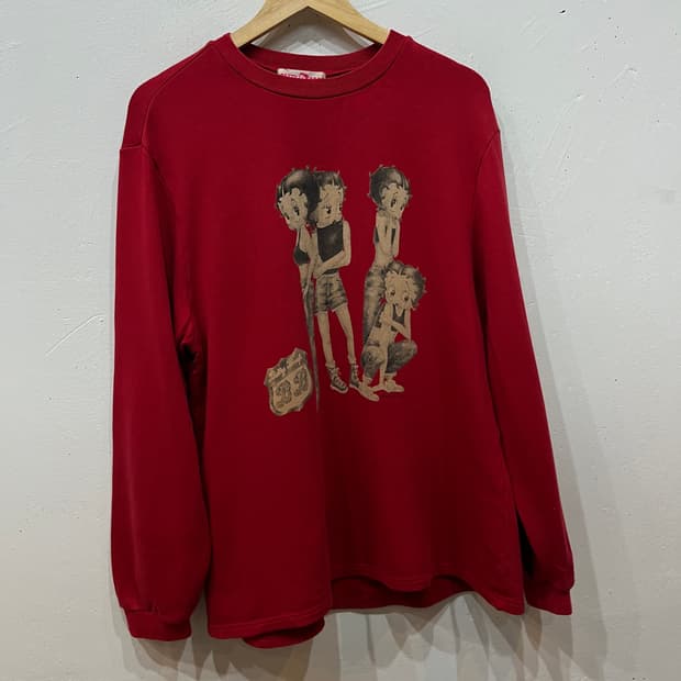 베티붑 맨투맨 스웻셔츠