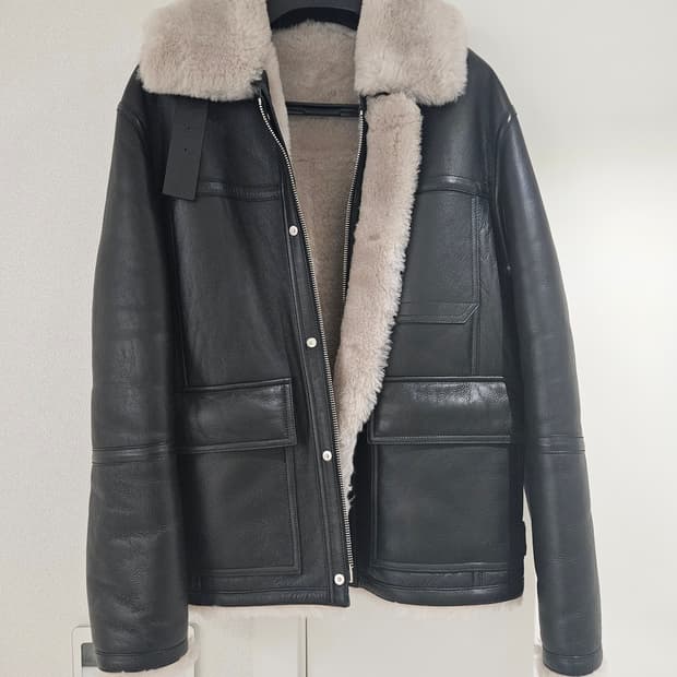 모마디자인 필드자켓 무스탕 블랙실버