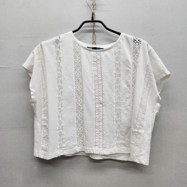 자라 ZARA 펀칭 자수 레이스 크롭 반소매 S(M)