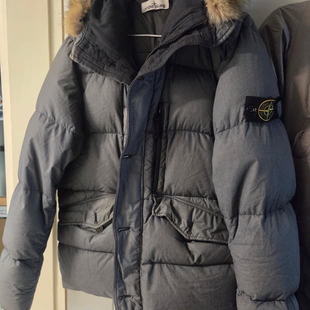 스톤아일랜드 패딩 L (100-105) 가격 저렴하게 판매합니다.