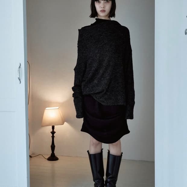 킨드레드 오프숄더 니트