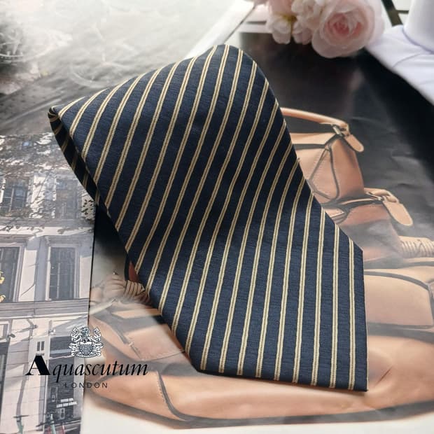 아쿠아스큐텀 실크 스트라이프 넥타이 9.3cm A+등급 A18611
