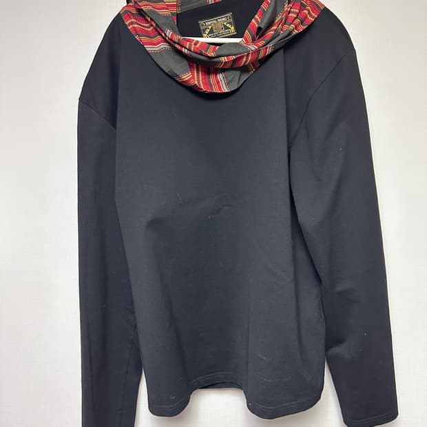 캐피탈 스카프 롱슬리브