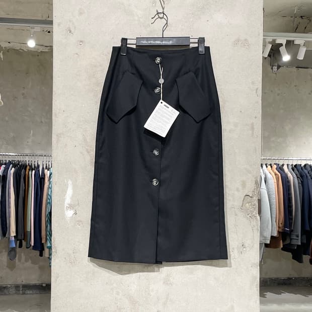 바움 운드 페르드가르텐 블랙 슬릿 포켓 미디스커트