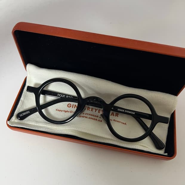 진저아이웨어 문 볼드 블랙