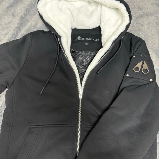 무스너클 버니스웨터 은장