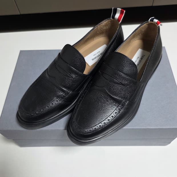 톰브라운 페니로퍼 6사이즈(250mm)