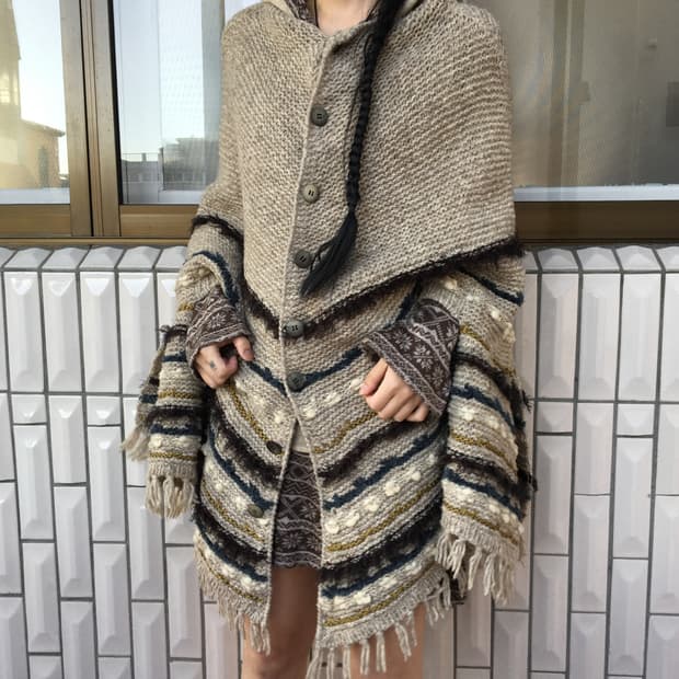 Nomadic mood knit cape