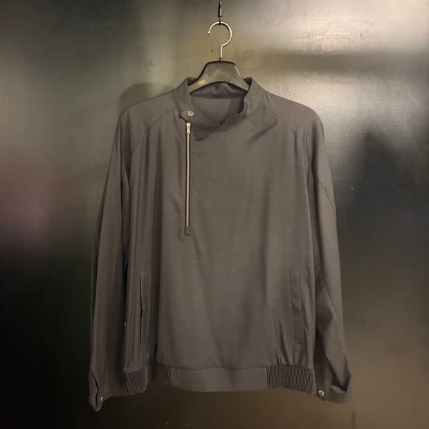 솔리드 옴므 하이넥 집업