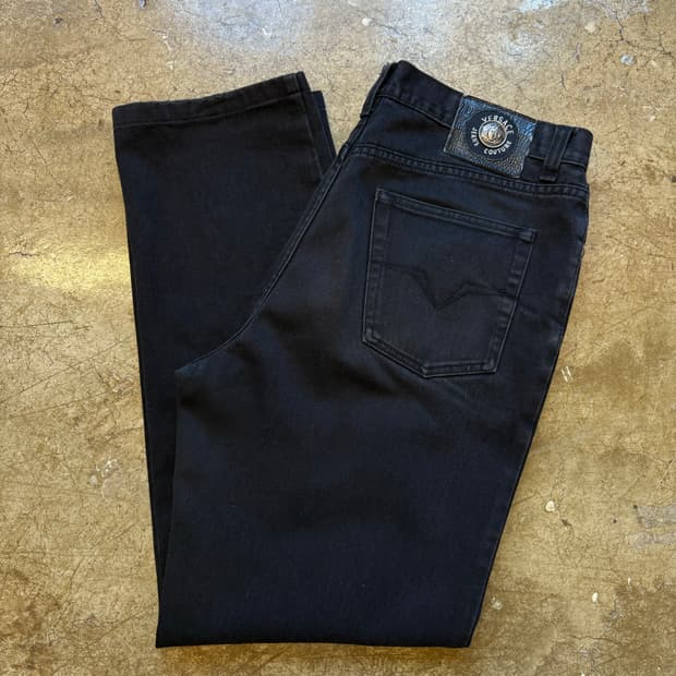 베르사체 시그니처 블랙 데님 진