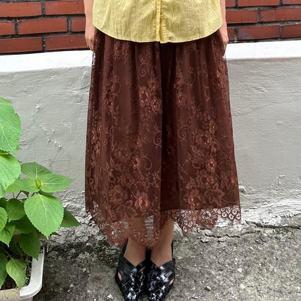 lace skirt
