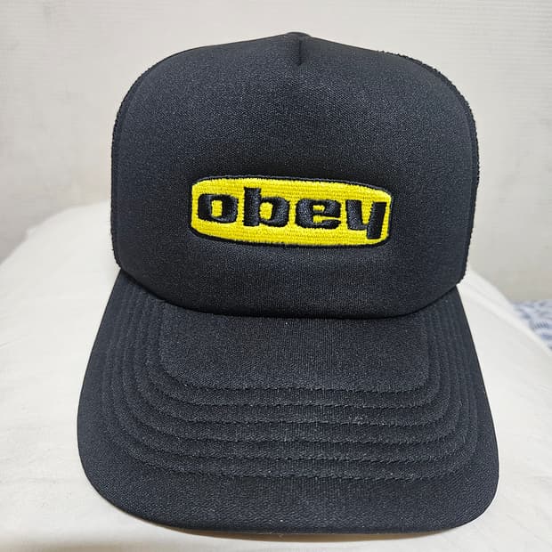 Obey 블랙 메쉬캡