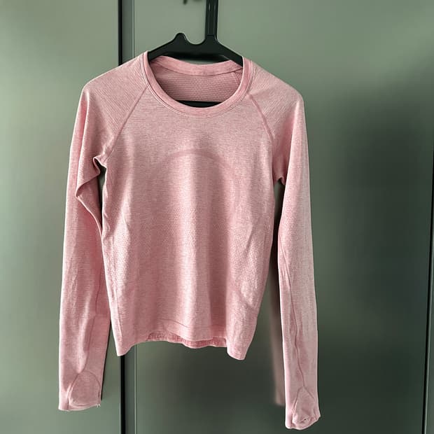룰루레몬 스위프틀리 테크 롱슬리브 핑크