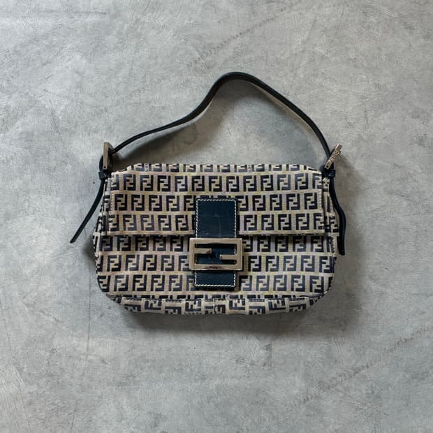 Fendi 펜디 주카패턴 바게트 백