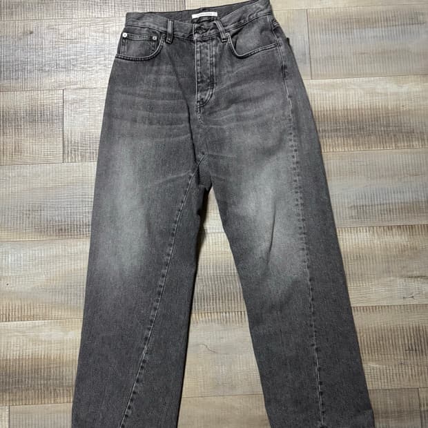 [29] 선플라워 와이드 트위스트 데님 팬츠 블랙 스톤 흑청