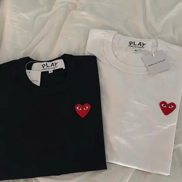 🔥[무료배송/새상품]🔥꼼데가르송 레드와펜 반팔티 2 color