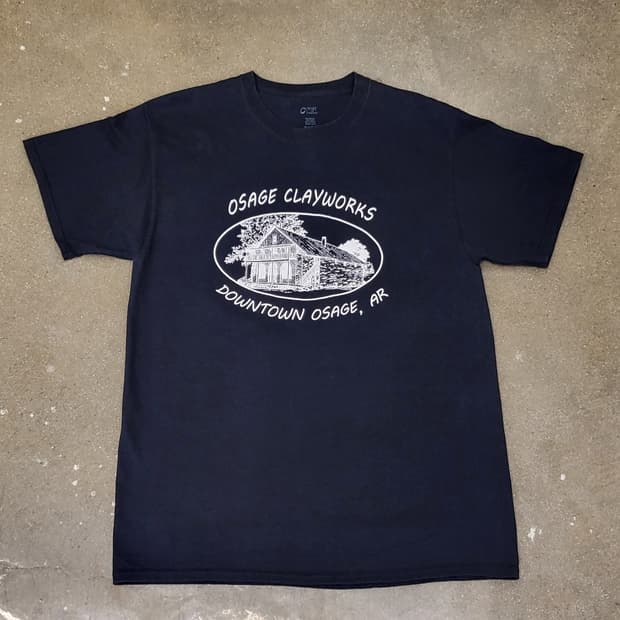 포트앤컴퍼니 Osage Clayworks 블랙 반팔 티셔츠