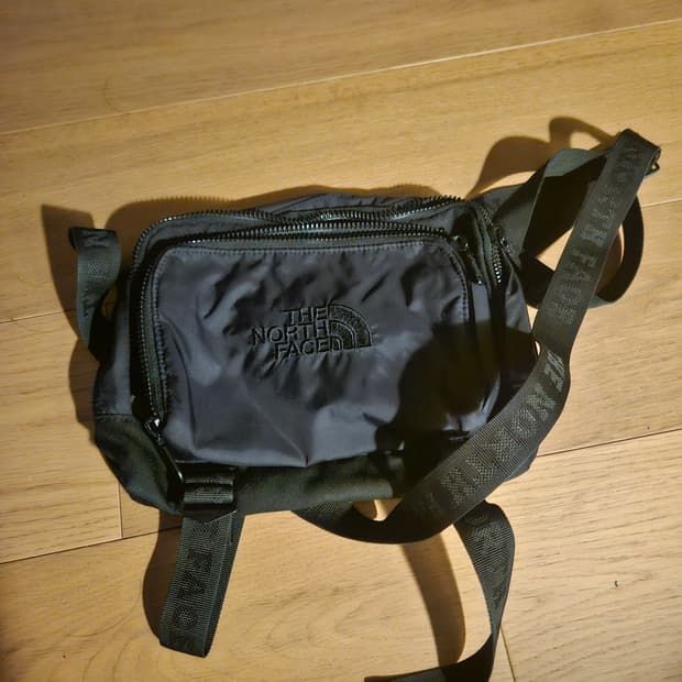 노스페이스 퍼플라벨 크로스백 블랙