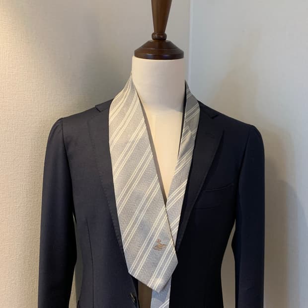 비비안웨스트우드 스트라이프 로고넥타이 명품 100실크 A+등급 8.8cm