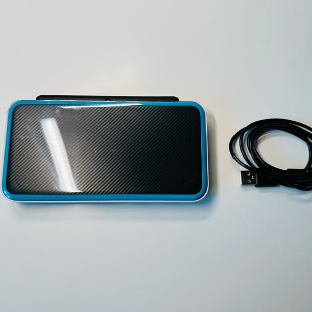 닌텐도 NEW 2DS XL 식빵 블루 한글 정발판 + 32GB 완료 판매