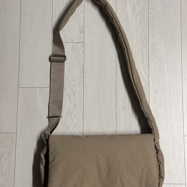 스위치 CROSS 005 S 나일론 크로스백 베이지