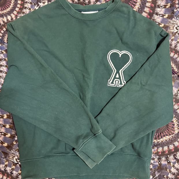 AMI big heart green sweatshirt