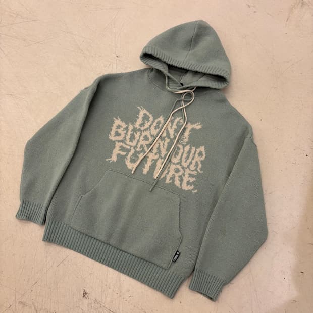 아조바이아조 레터링 니트 후드티