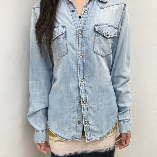 연청 워싱 데님 셔츠