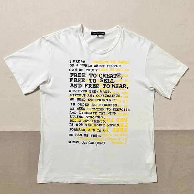 꼼데가르송 자유의 시 리버스프린팅 티셔츠 comme des garcons