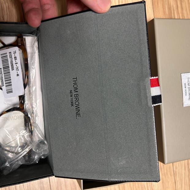 [새제품] 톰브라운 안경테 팝니다