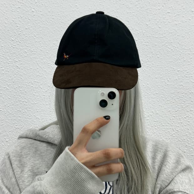 바버 브라운 배색 스냅백