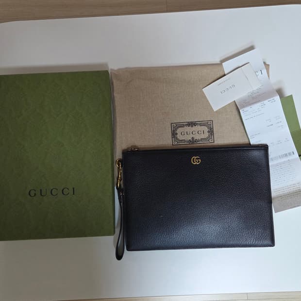 구찌 마몬트 블랙 레더 클러치백 풀박스