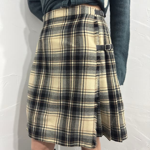 gien nevis check buckle pleats skirt