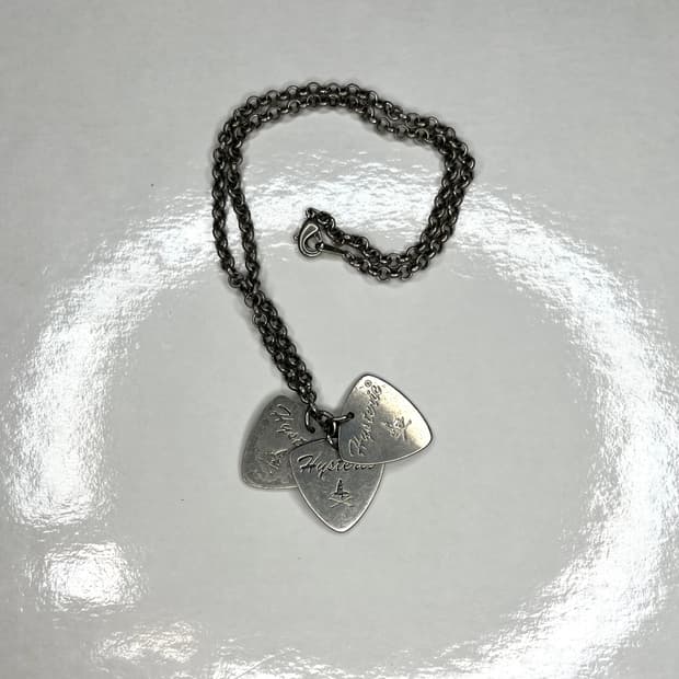 히스테릭 글래머 트리플 기타피크 실버 넥클리스