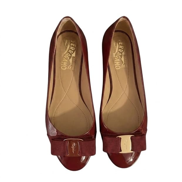 Ferragamo 페라가모 버건디 페이던트 플랫슈즈 6.5