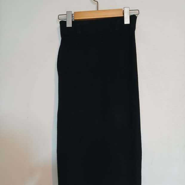 새상품 니트 슬릿 섹시 스커트 트임 미디 슬림 치마 홀복 데일리 데이트룩