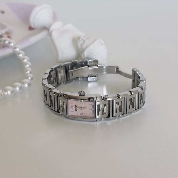 펜디 4p 다이아 핑크 쉘 시계 [감정서 포함]