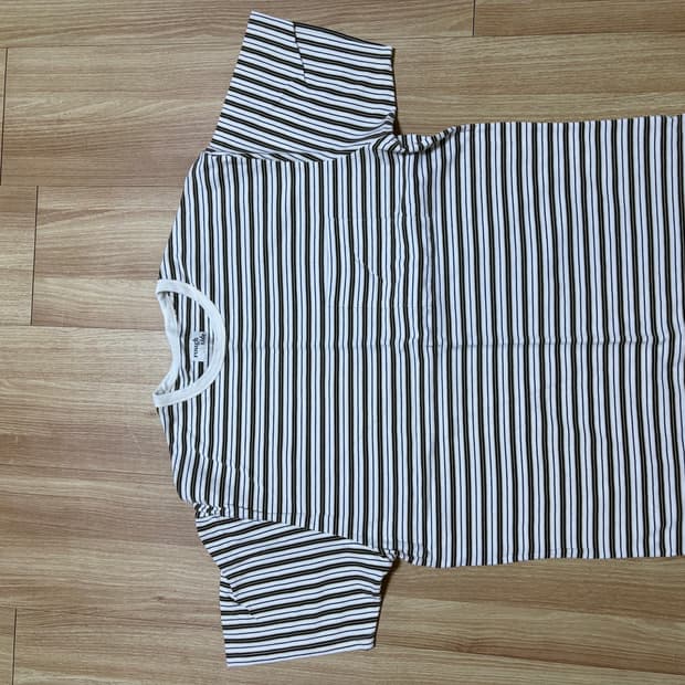 러프사이드 반팔 티 팝니다