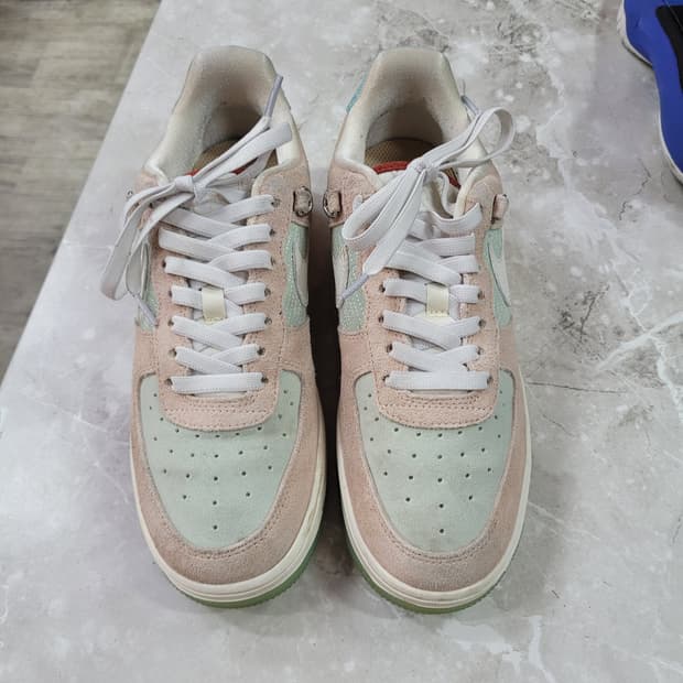 Nike 에어포스1 '07 LX 쉐이플리스 폼리스 리미티드리스